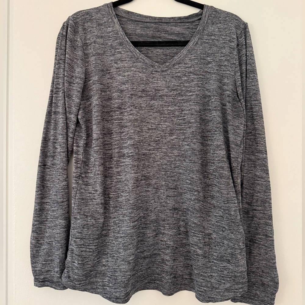 Woman’s Long Sleeve Grey Shirt Danskin - Picture 1 of 3